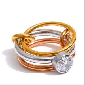 Trinity Style Interlocking Stainless Steel Ring ✨